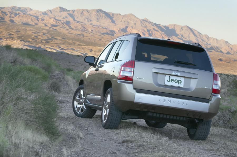  Jeep Compass 2007 года  (фото 21 из 100)